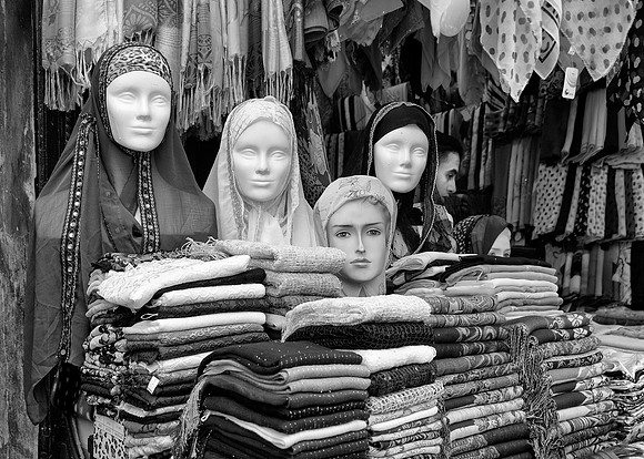 Heads in Medina Shop
